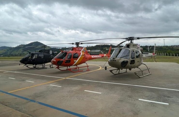 Segurança Pública da Bahia recebe novos helicópteros H125 para operações policiais e de resgate Secretário da Segurança e dirigentes da PM, PC e Bombeiros realizam inspeção técnica em novos helicópteros. Foto: Alberto Maraux, Governo da Bahia.