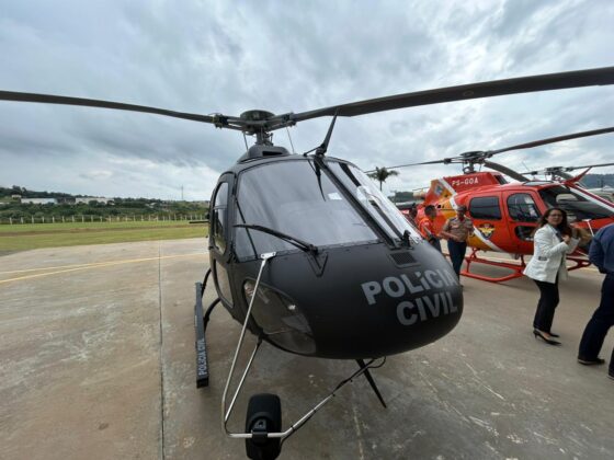 Secret&aacute;rio da Seguran&ccedil;a e dirigentes da PM, PC e Bombeiros realizam inspe&ccedil;&atilde;o t&eacute;cnica em novos helic&oacute;pteros. Foto: Alberto Maraux, Governo da Bahia.