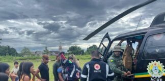MPF aciona Justiça Federal para evitar colapso da saúde indígena no Acre por falta de transporte aeromédico Diante das omissões de Brasília, aeronaves do governo estadual são acionadas com recorrência para as remoções mais emergenciais em aldeias de todo o estado (Foto: Secom Acre)
