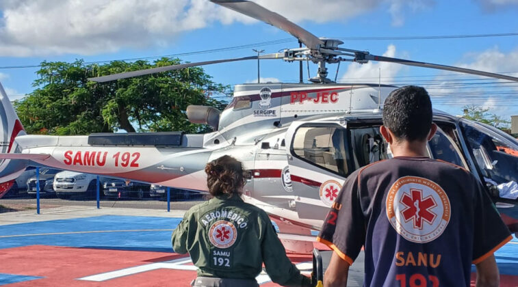 Com a nova aeronave H130, servi&ccedil;o aerom&eacute;dico de Sergipe assegurou toda a assist&ecirc;ncia prestada &agrave; paciente. Foto: Governo Sergipe.