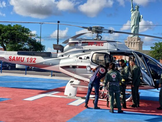 Com a nova aeronave H130, servi&ccedil;o aerom&eacute;dico de Sergipe assegurou toda a assist&ecirc;ncia prestada &agrave; paciente. Foto: Governo Sergipe.