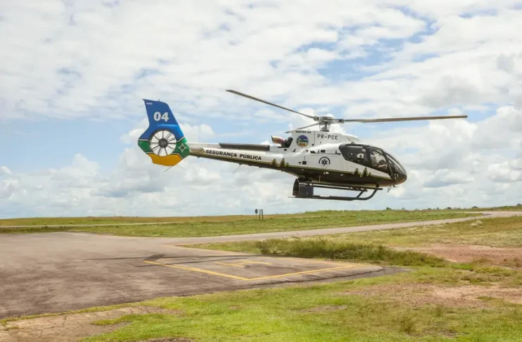 Chega no Amapá o novo helicóptero H130 equipado para operações aeromédicas Helicóptero Airbus Helicopters H130, adquirido pelo Governo do Amapá por meio do programa Saúde da Gente, chega para reforçar o resgate especializado no estado