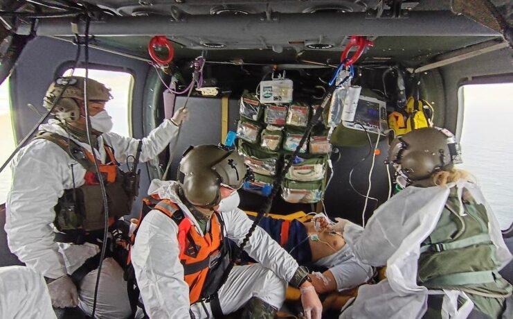 FAB realiza evacuação aeromédica de tripulante em navio a 260 km da costa do Rio Grande do Sul FAB realiza evacuação aeromédica de tripulante em navio a 260 km da costa do Rio Grande do Sul