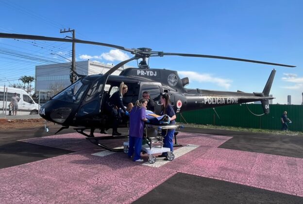 A v&iacute;tima foi transportada no helic&oacute;ptero do SAERFron/SAMU Aerom&eacute;dico ao Hospital Regional do Oeste, em Chapec&oacute;.