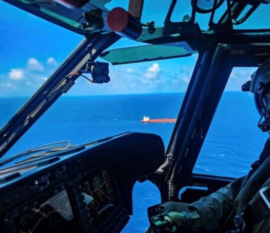 FAB resgata tripulante em estado grave a bordo de navio no litoral do Rio Grande do Norte